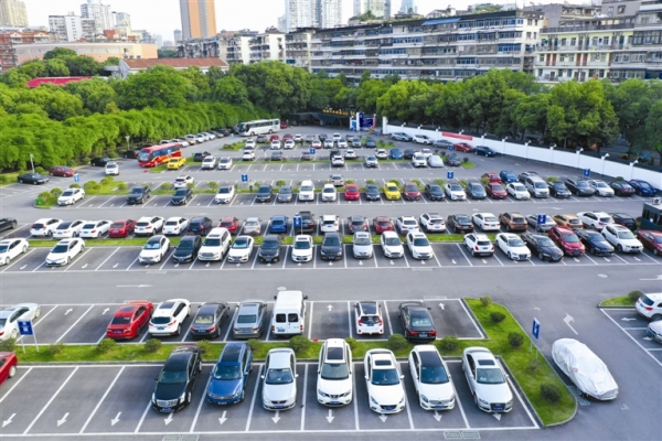 自驾到宜昌三峡游客中心，周边有哪些停车场？三峡游客中心停车攻略！两坝一峡三峡游客中心好停车吗