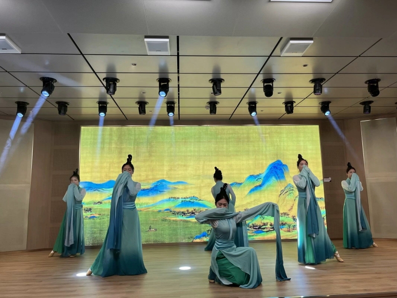 游船上表演