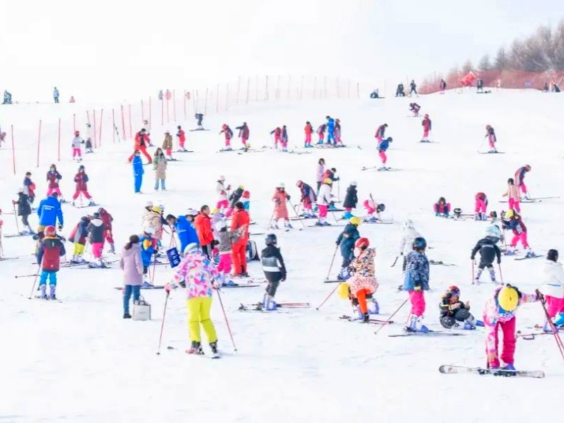 五峰滑雪场1
