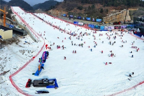 屈原故里国际滑雪场—专属学生群体的滑雪福利（截止到12月31日前）