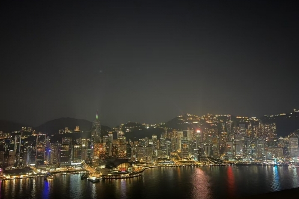香港旅游全攻略：必去景点、美食购物指南